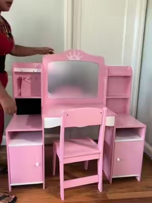 Si tienes una princesa en casa consiéntala con este hermoso vanity es de buen material tiene suficiente espacio y está a un buen descuento aquí te dejo el enlace#tiktokshopfinds #recomendable #viral #vanity 