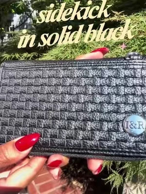 #tiktokshopstockup #IrisAndRainbow #wallet #MustHave #irisarmy 