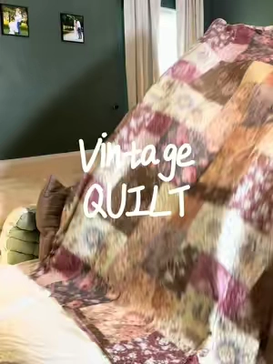 vintage looking quilt for fall— yes please 