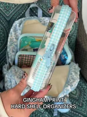 Obsession is an understatement! I have never seen clear hard shell organizers with gingham print!!! #organize #organizationhacks #momhacks #babymusthaves #diaperbag 