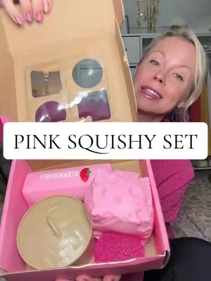 The cutest squishy 4-pack for the pink girlies 🎀💗 These squishies are SO satisfying and would make the cutest gift or stocking stuffer. #pinksquishy #pinksquishyset #squishybox #squishies #giftsforgirls