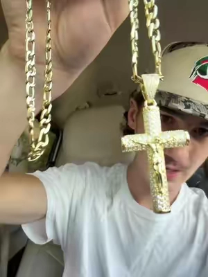 This one is tuff #chain #jewelry #gold 