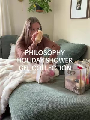 and they’re all in limited holiday scents!? A no brainer 🤯🎁 #philosophy #philosophyholidayset #holidayshowergel #easygiftidea #affordablegiftideas 
