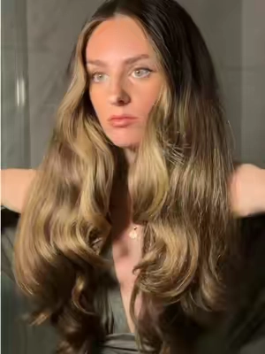 I get the smoothest blowouts with this 🥹 #blowoututorial #blowoutbrush #smoothhair #frizzfreehair #fyp   