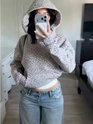 #Comfrt #Hoodie #OverSizedHoodie #Sweatpants #FallOutfits 