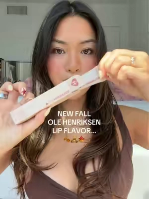 OMGG.. this limited edition fall pout is everythingg 🧸🍁 run before theyre gone @Olehenriksen #olehenriksenliptreatment #olehenriksenpoutpreserve #olehenriksenchaidrizzle #falllipcombos 