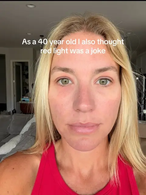 I love this near infrared light mask and wish I started using one years ago. #redlightmask #infraredmask #iniamask #over40skincare