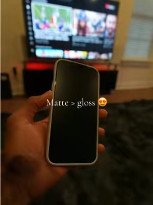 I love the look and smooth feel of matte #mattescreenprotector #privacyscreen #screenprotector 