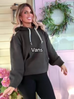 Vans hoodie season @vans #vans #hoodieseason #vanshoodie #vansgirl #hoodie 