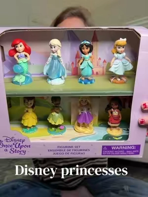 This would be such a fun addition for a little Disney lover 👑✨ So many princesses to play with, collect, and bring into their own pretend-play adventures. @Disney Store #disney #princess #disneyprincess #girlmom #disneystore 