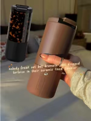 And she’s leakproof! ✨👌🏻 #brumate #brumatetumbler #coffeetumbler #watertumbler #coffeetok  