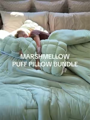 Hibernation szn hate to see me comin’ this year. DND 🧸😴💫 #mellowsleep #marshmellowcomforter #puffpillow #winterbedding #cozyseason 