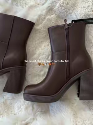 soooo cute 🍂  #platformboots #chunkyheelboots #ankleboots #fallboots #falloutfits 