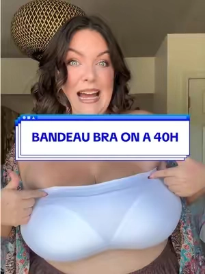 That jelly band is putting in the WORK 🥵 @Shapermint #plussizebra #wirelessbra #straplessbra #bandeau 