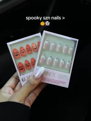 obsessed 🍁 #glamnetic #pressonnails #nails #spookyszn #halloween 