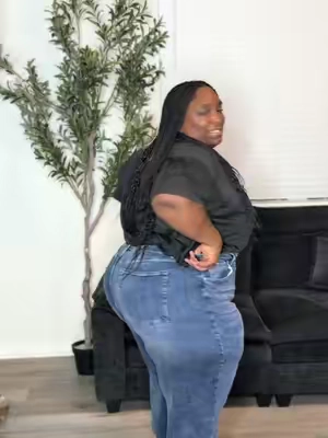Trying On Plus Size Jeans #plussize #fashion #tiktokshop #jeans #foryou 