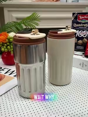 Tiredofdrinkingcoldcoffeeonyourroadtrips? Thissmartinsulatedcoffeemugkeepsyourdrin khotforHOURS! Built-intemperaturedisplay,leak-prooflid&cU tecarrystrap. Perfectforcar,office&dailycommute& #CoffeeMug#CarEssentials#TravelMustHa ve#InsulatedCup#tiktokshopstockup 