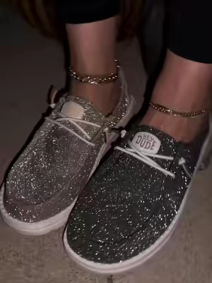 Hey dude finally brought back their glitter shoes!! #heydude #heydudeglittershoee 