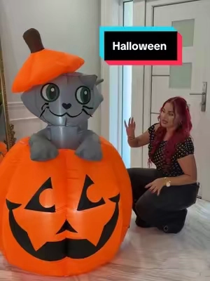 Halloween llegó a mi casa con este gatito animado 🎃🐱✨ Se ilumina y se mueve para darle ese toque divertido y adorable a la decoración de afuera. #HalloweenDecor #HalloweenInflatable #halloween#tiktokshopcreatorpicks#halloweenoutdoordecor  