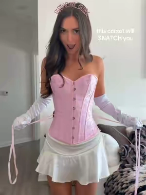 GIRLS RUNN THESE ARE GOING TO SELL OUT #halloweencostume #halloweencostumeidea #princesscostume #corset 