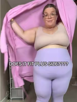 This viral plus size floor length room only comes up to size XL/2X but it actually fits me as a plus size girl. For reference I'm normally a size 3X or 4X it's super soft and has plenty of overlap and the rope is actually long enough to tie. #tiktokshopstockup #plussize #PlusSizeClothing @Comfrt #robe 
