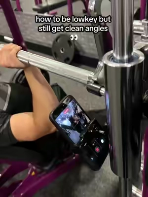 this little magnet is rlly going to change the content game 🔥 #gymcontent #gymcreator #gymphoneholder #gym #magneticphonemount 