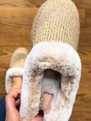 The price on these today! So good. Quality amazing #slippers #shoes #ladiesshoes 