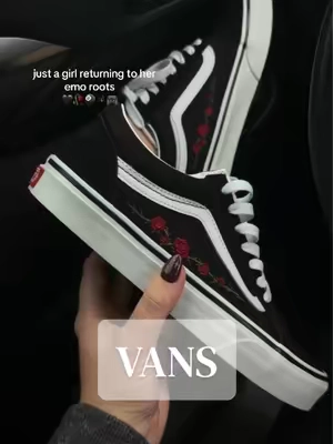 @vans #vans #elderemo #altgirl #oldskoolvans #vansshoes 
