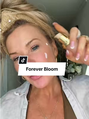 This foundation doesn’t just cover your skin… it makes it look like your skin, but better 😍✨ The Biomimic 4-in-1 foundation smooths, evens, and blurs while keeping that natural, skin-like finish. No cakiness, no heavy feeling… just that “is she wearing makeup?” kind of glow. 🤍@Forever Bloom Skincare  #ForeverBloom #biomimicfoundation #foundation #colorchangingfoundation #makeup 