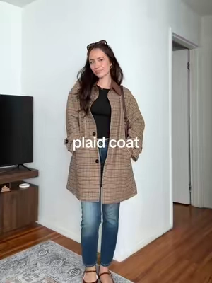 5’4 about 120lb wearing size Small! Love this coat for easy fall styling 🍂✨ #plaidcoat #fallstyle #longcoat #outfitinspo #effortlessstyle 