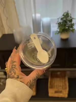Dessert side hustle, party, or meal prep without spending a fortune 🙌 These disposable dessert cups come with lids AND spoons—cute, convenient & budget-friendly! 🍰 #DessertCups #DessertBusiness #PartySupplies #MealPrep #cakepops 