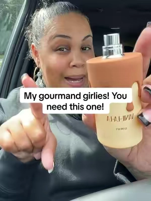 This is a great vanilla perfume. And it lasts all day! #vanillaperfume #vanillalala #gourmandperfume #perfumecollection 