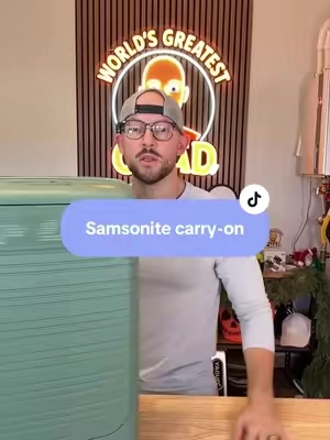 The carry-on with a built-in backpack #sampsonite #carryonluggage #travelhack #tiktokshopcreatorpicks #christmasgiftidea 