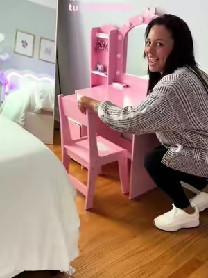 El vanity para las niñas soñado #homefurniture #bedding #bedroom #princessroom 