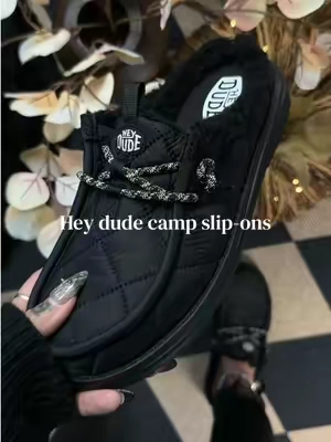Soooo cozy 🧸🖤 if you are a half size then size up @HeyDude #heydudeshoes #heydudenewarrivals #falloutfitinspo #sliponshoes #cozyseason 