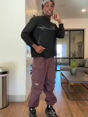 7687376321898351885