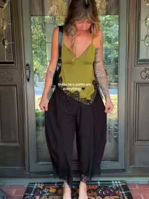 Pants literally feel like pjs 🖤  #styleinspo#datenight#lace