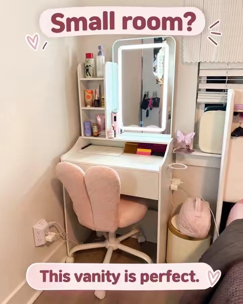 This small vanity fits perfectly in a small room, creating a lovely glam space. #smallvanity #vanity #glamroom #smallroom 