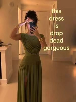 gorgeous 😩✨ #mydress #elegantdress #flowydress #fancydress #classydress 
