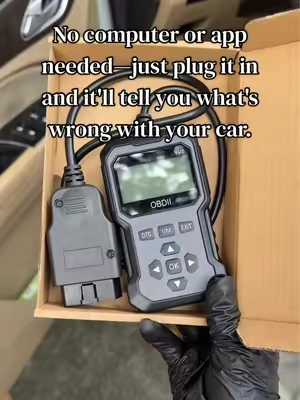 No computer or app needed—just plug it in and it'll tell you what's wrong with your car.#tiktokshopitalia #obd2 #scanner #checkengine #checkenginelight