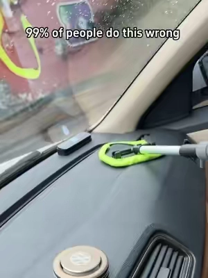 Stop struggling with those impossible angles and "the reach." This tool lets you clean your entire inside windshield in seconds without ever leaving the driver’s seat!
 #greenish #carcleaninghacks #cardetailingproducts #cardetailing #carhacks 