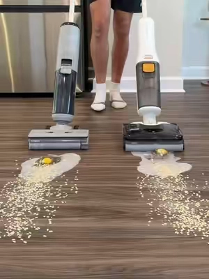 This thing VACUUMS, MOPS & cleans itself 😳🔥 20,000Pa suction + hot self-cleaning and drying makes the Roborock F25 GT 2.0 an absolute floor-cleaning cheat code. 🧼✨ #Roborock #WetDryVacuum #FloorCleaning #CleaningHacks #CleanHome 
