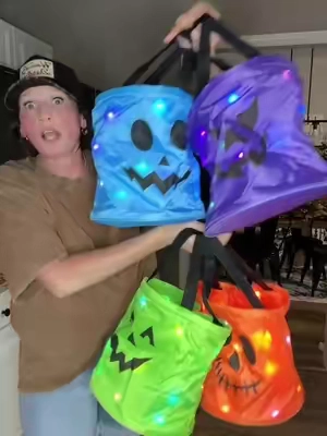 Finally a trick or treating bag moms can be thankful for #halloween #trickortreat #candybag 