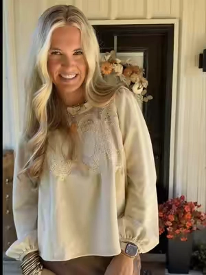 Such a pretty top for fall! Love the lace details and stretchy suede material! So comfy too #tiktokshopcreatorpicks #tiktokshopstockup #fallootd #falloutfitinspo #falltop 