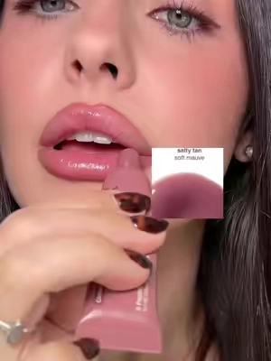 The swatches are even so similar👀 @COSRX Official @COSRX US #COSRX #peptideliptreatment #liptreatment #peptide #koreanmakeup 