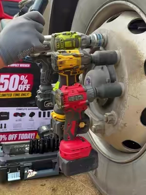 Watch This Lug Nut Come Loose 👀 #TikTokShop #MechanicTok #PowerTools #CarTools #toolupgrade 