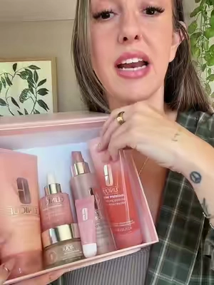 The secret to that ridiculously soft, bouncy, hydrated skin ✨💦 Clinique Moisture Surge has been THAT GIRL in my routine, and getting the whole hydration lineup bundled together just makes sense. If your skin is feeling dry, tight or just blah—this is the routine. 👏🏼 @Clinique Store  #cliniquesbdchallenge #clinique #skincarecare #bodycare #softskin 