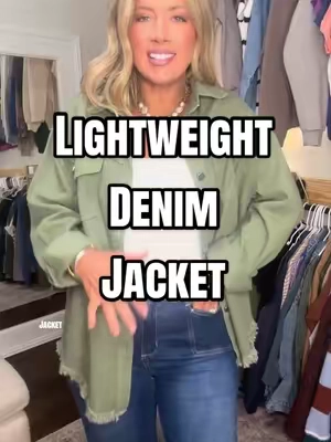 Lightweight denim jacket that’s leggings approved! @Zeagoo #jacket #denimjacket #falloutfits 