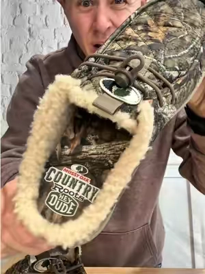 HEYDUDE mossy oak slippers #slippers #heydude #mossyoak #bluecollar 