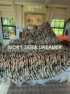 This one is too good to pass up 🥹 if you want me to tag you when it’s released (soon) drop a comment, save this video and send to your bestie 🐅✨@Comfrt 

*this is mega on my king size bed